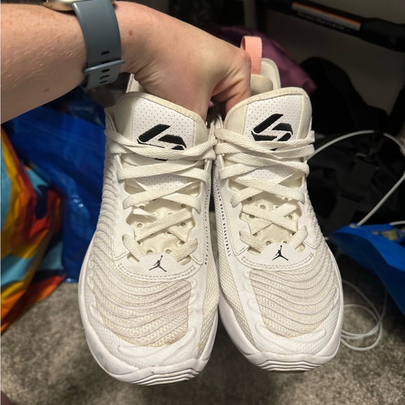 Jordan Luka 1 - Basketball Shoes - White / Coral - Picture 6 of 8